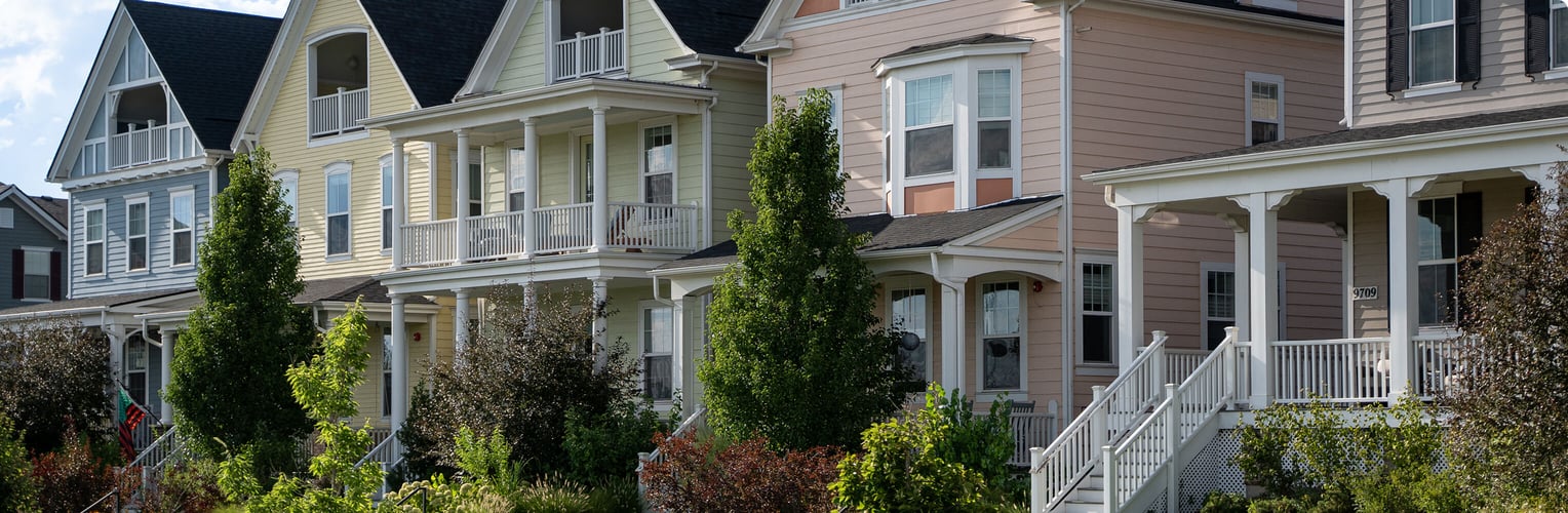 Street scene of homes in Central Park