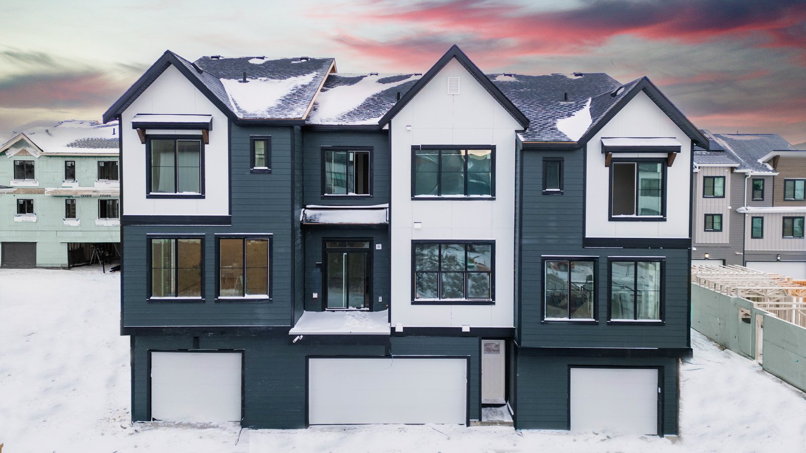 An exterior shot of the townhomes at Range by Brookfield Residential.