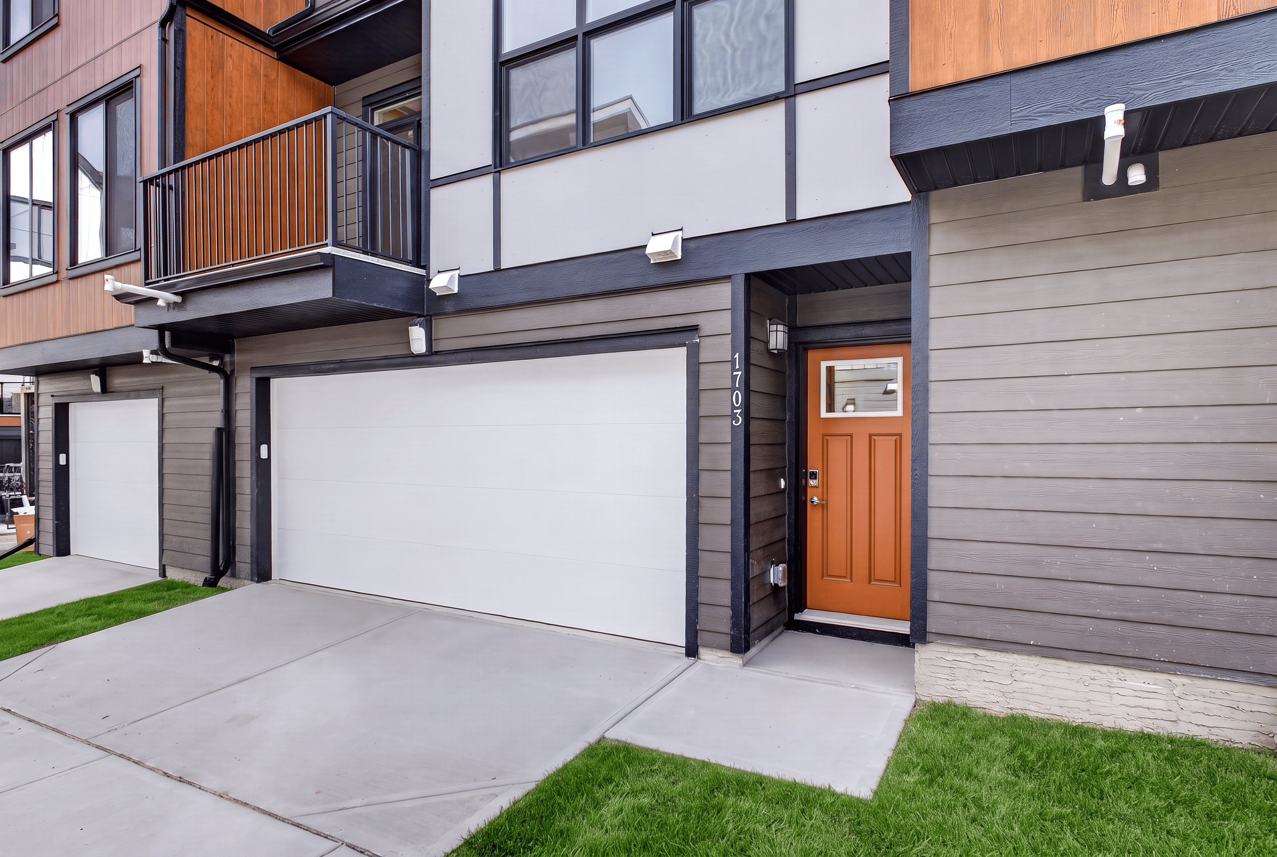 1703 255 Rowmont Blvd