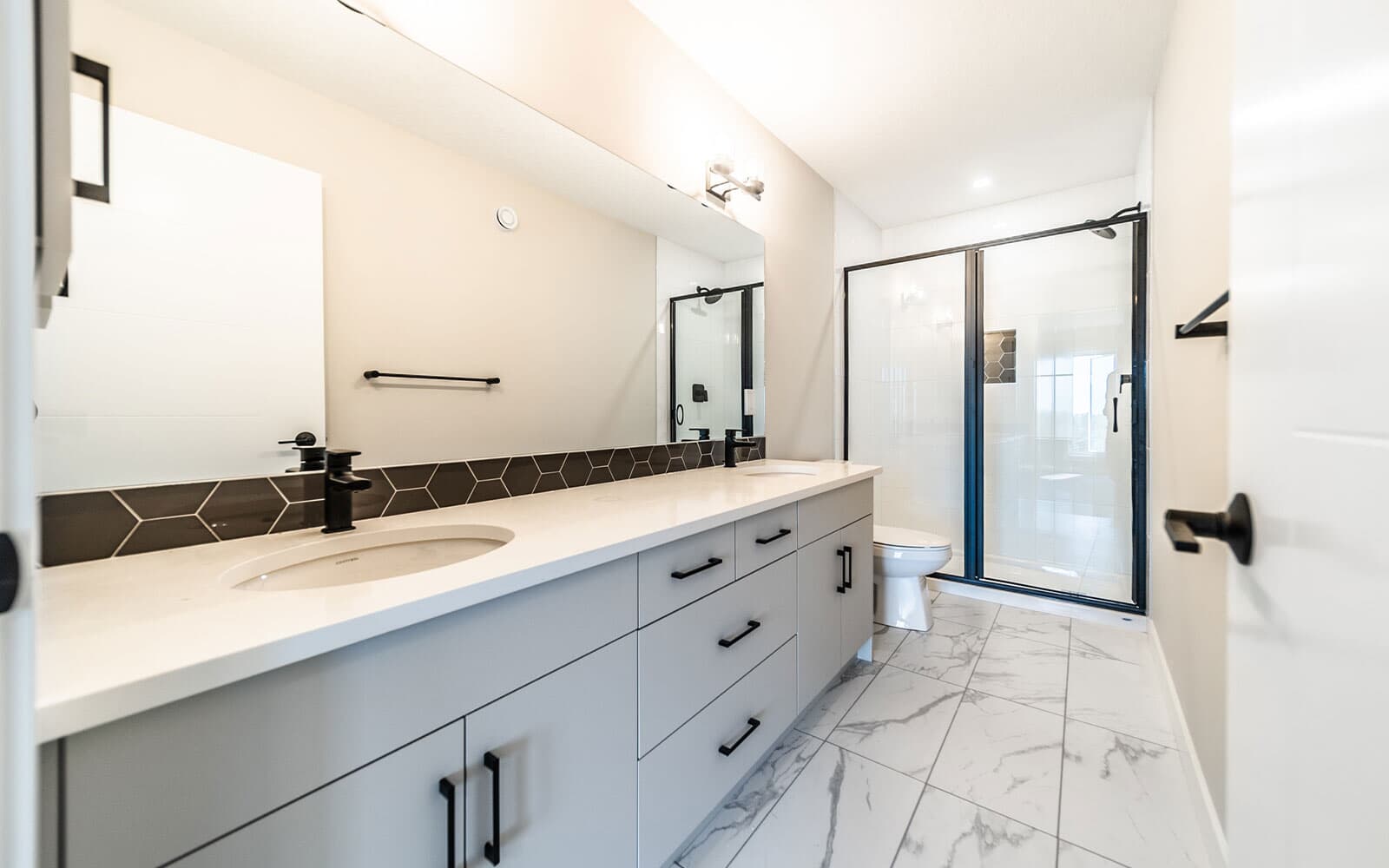A photo of the ensuite of the Gatineau model in Crown Park by Brookfield Residential