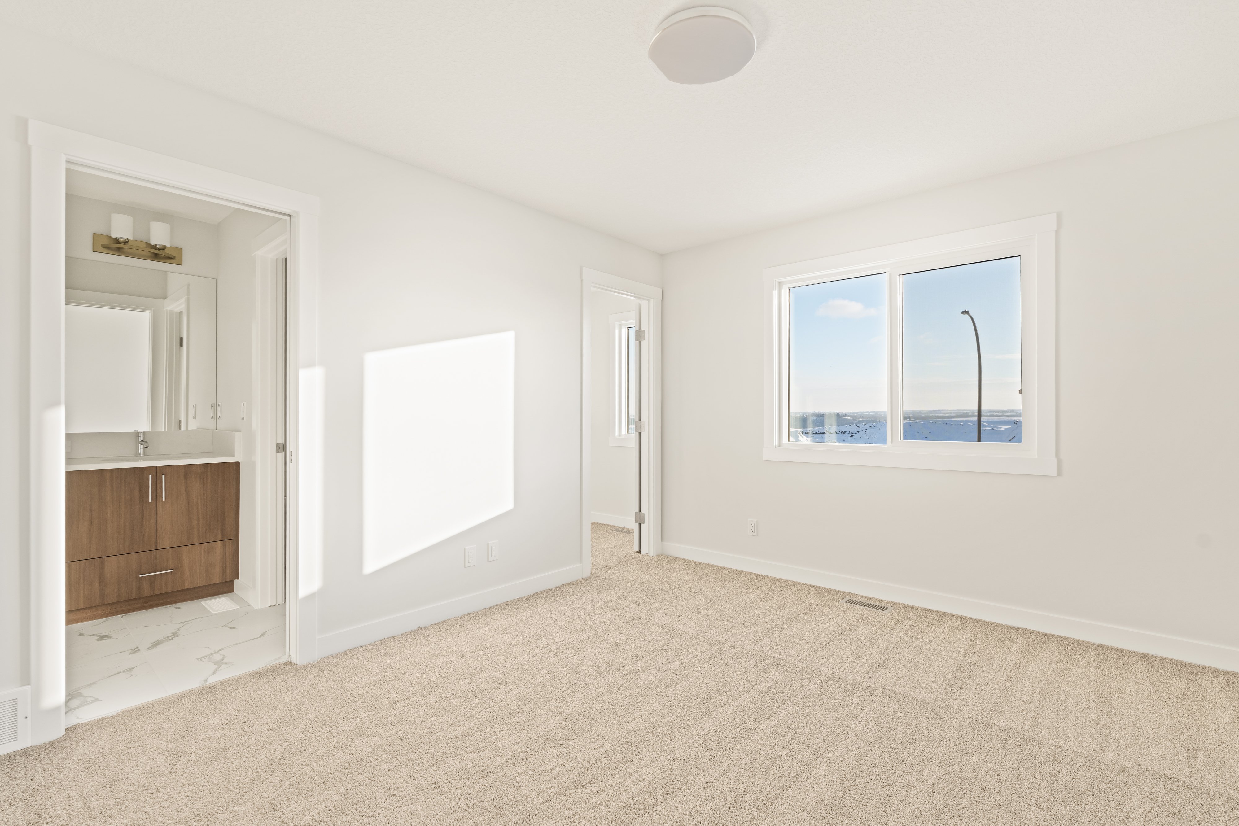 A quick possession home in Seton Ridge located at 62 Setonvista Grove