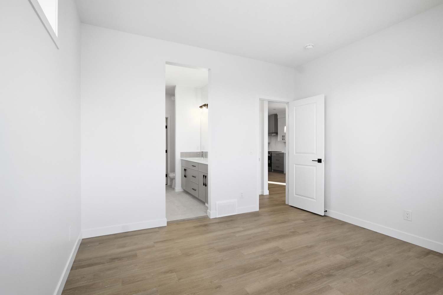 A photo of a quick possession home by Brookfield Residential, located at 3704 Cross Landing SW in Chappelle Gardens, Edmonton, Alberta.