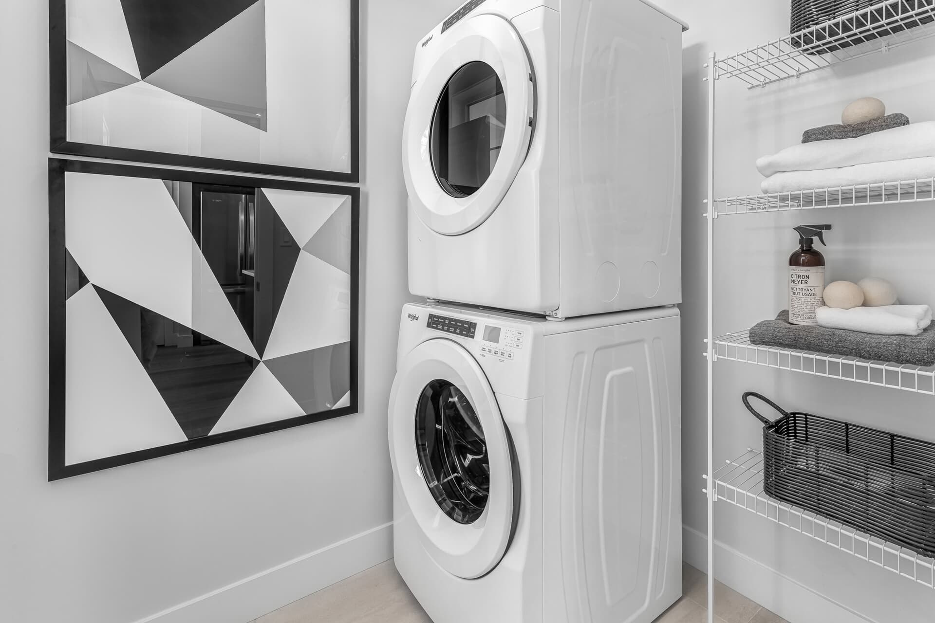 A Laundry room in the Everly