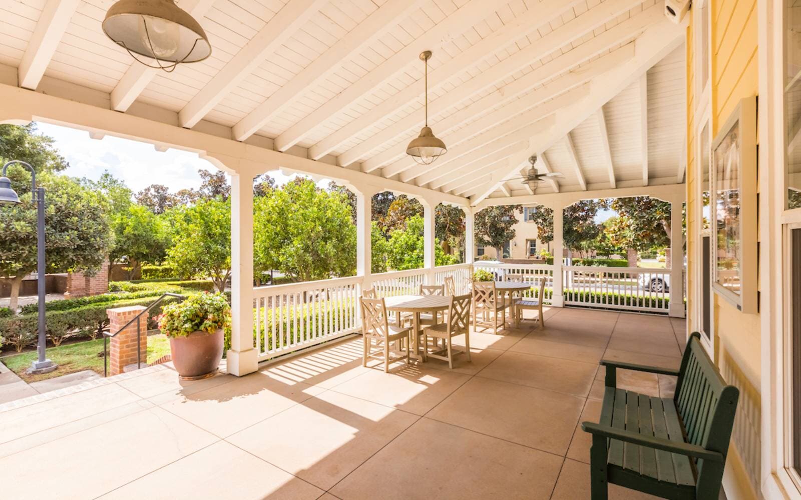 Clubhouse and Pool at Pinheiro Park in Edenglen Ontario