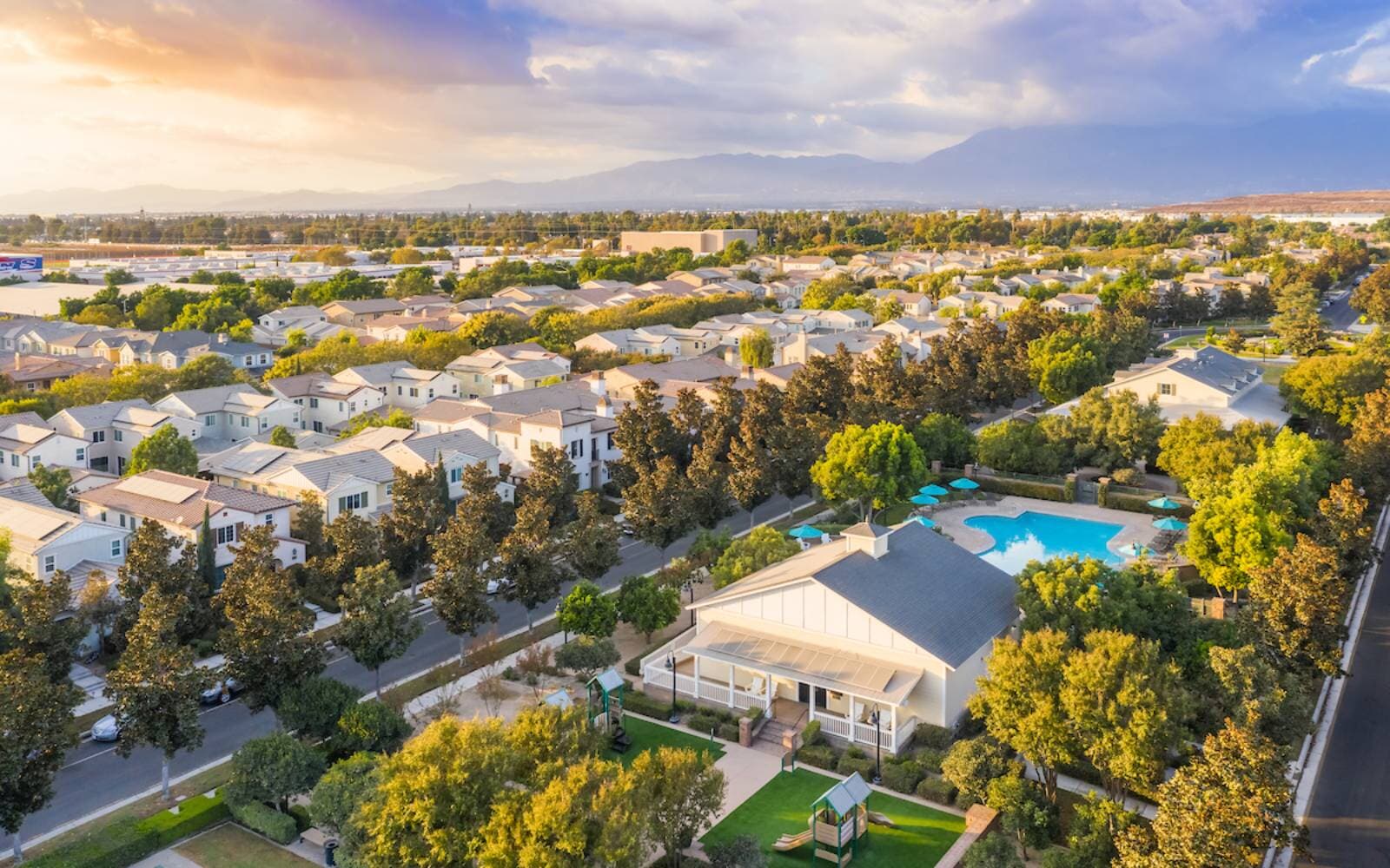 Image of Edenglen community and Pinheiro Park in Ontario, California