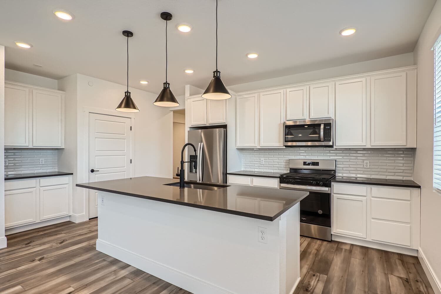 Horizon One Kitchen at Midtown in Denver, CO Horizon One Kitchen at Midtown in Denver, CO