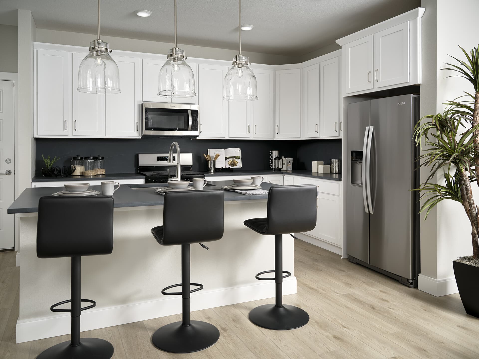 Horizon 4 Kitchen at Midtown in Denver, CO Horizon 4 Kitchen at Midtown in Denver, CO