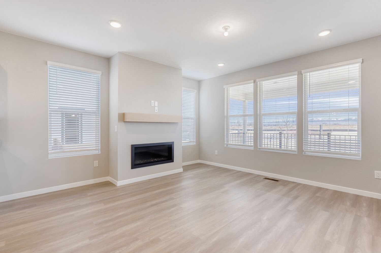 Tealight Eight Family Room Tealight Eight Family Room