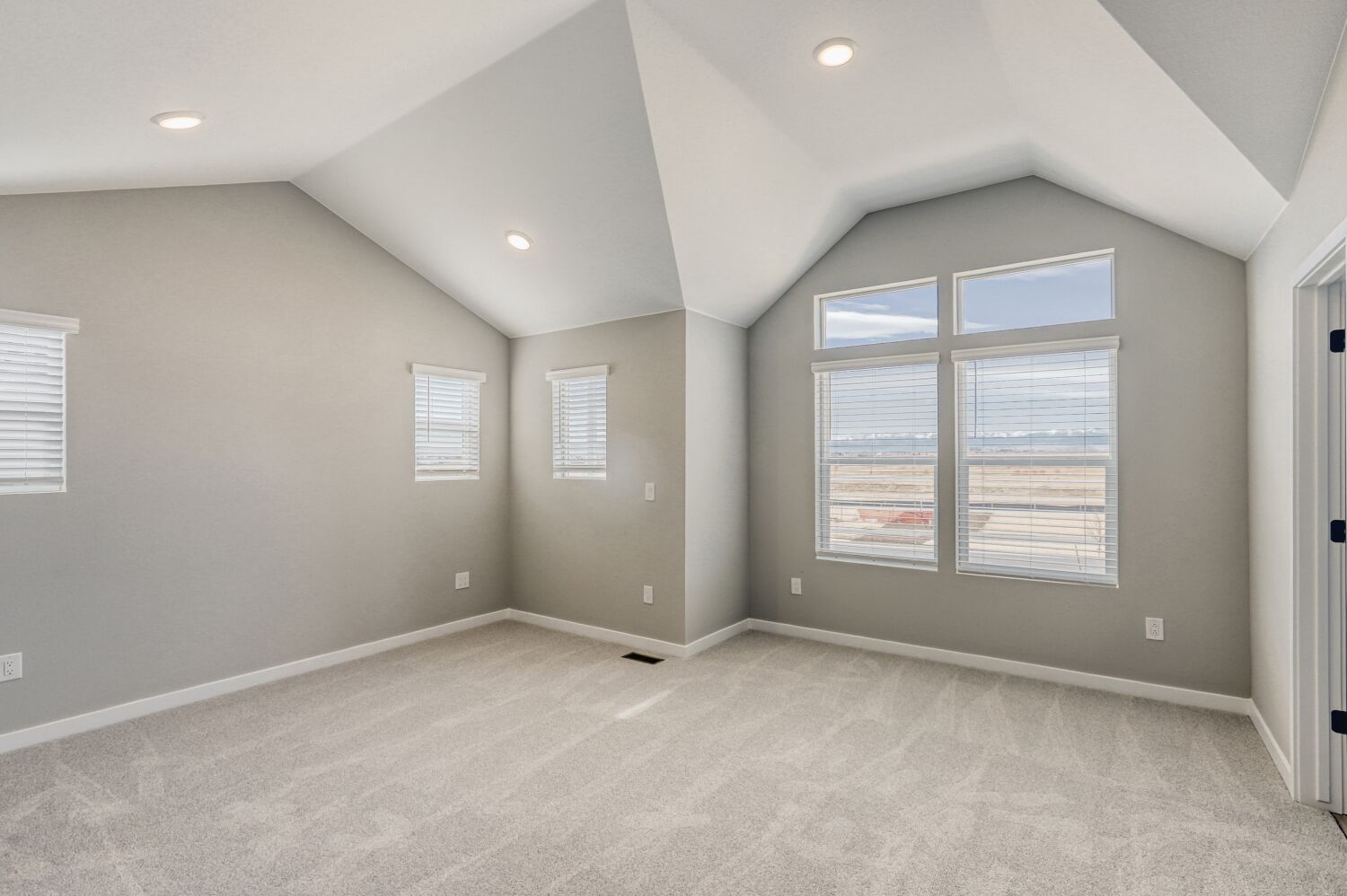 Tealight Eight Bedroom Tealight Eight Bedroom