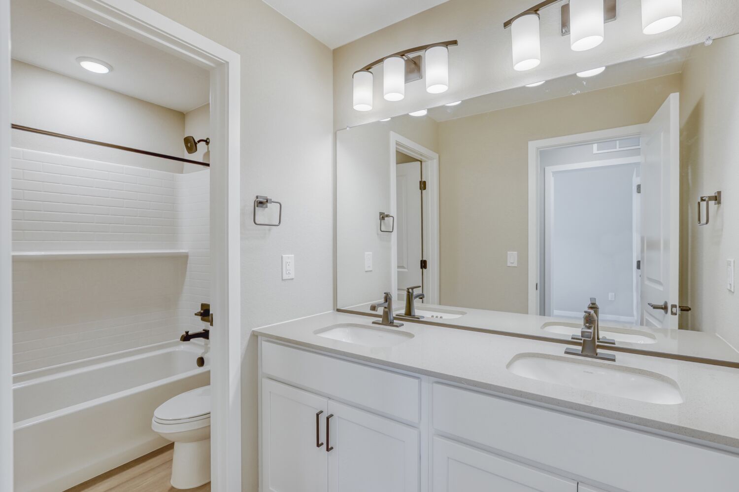 Tealight Eight Secondary Bath Tealight Eight Secondary Bath