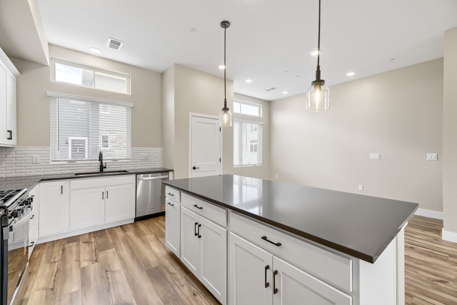 Cadence Eleven Kitchen at Solterra in Lakewood, CO Cadence Eleven Kitchen at Solterra in Lakewood, CO