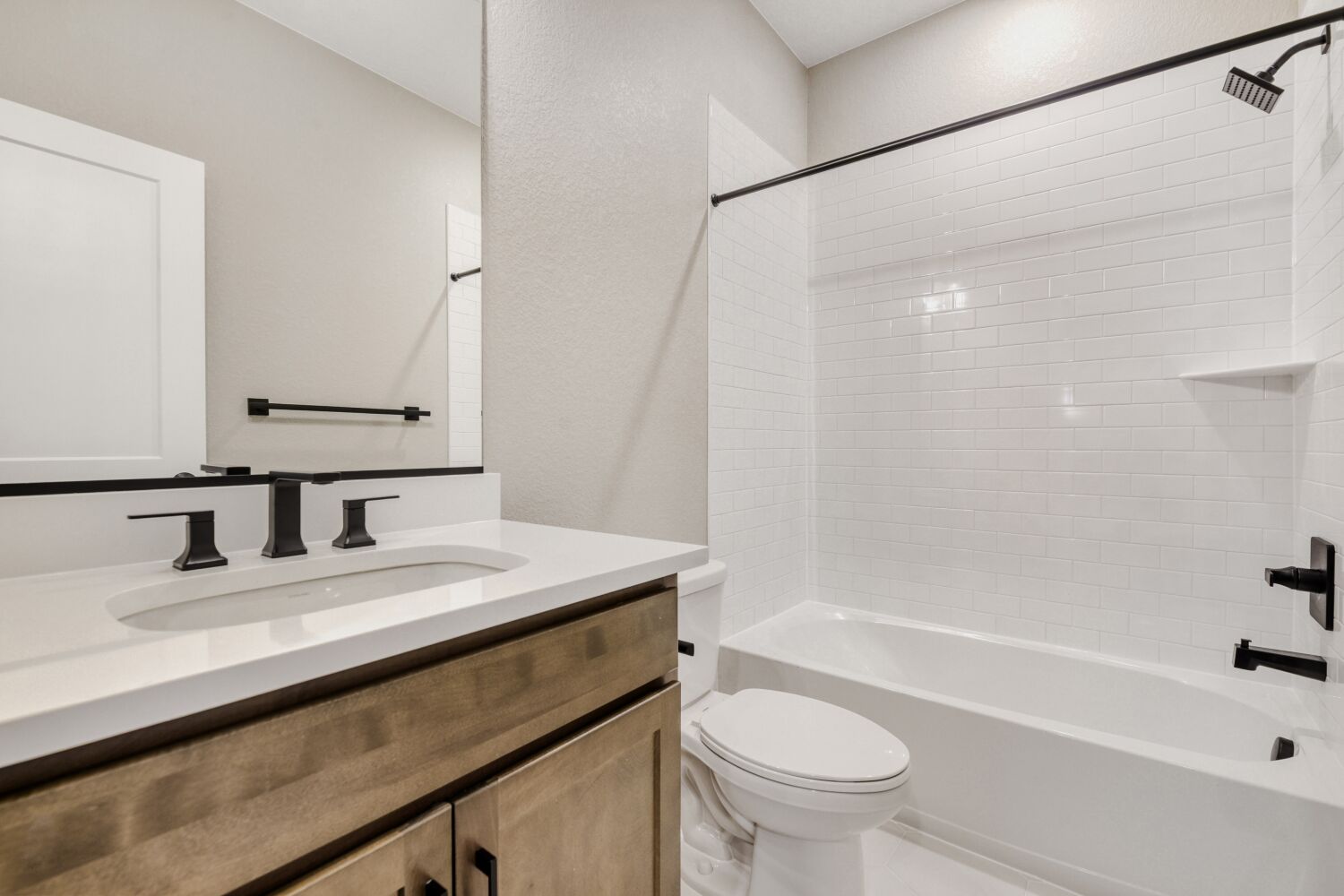 Secondary Bath at Solterra in Lakewood, CO Secondary Bath at Solterra in Lakewood, CO