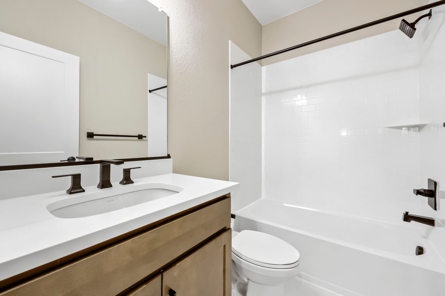 Cadence Eleven Secondary Bath at Solterra in Lakewood, CO Cadence Eleven Secondary Bath at Solterra in Lakewood, CO