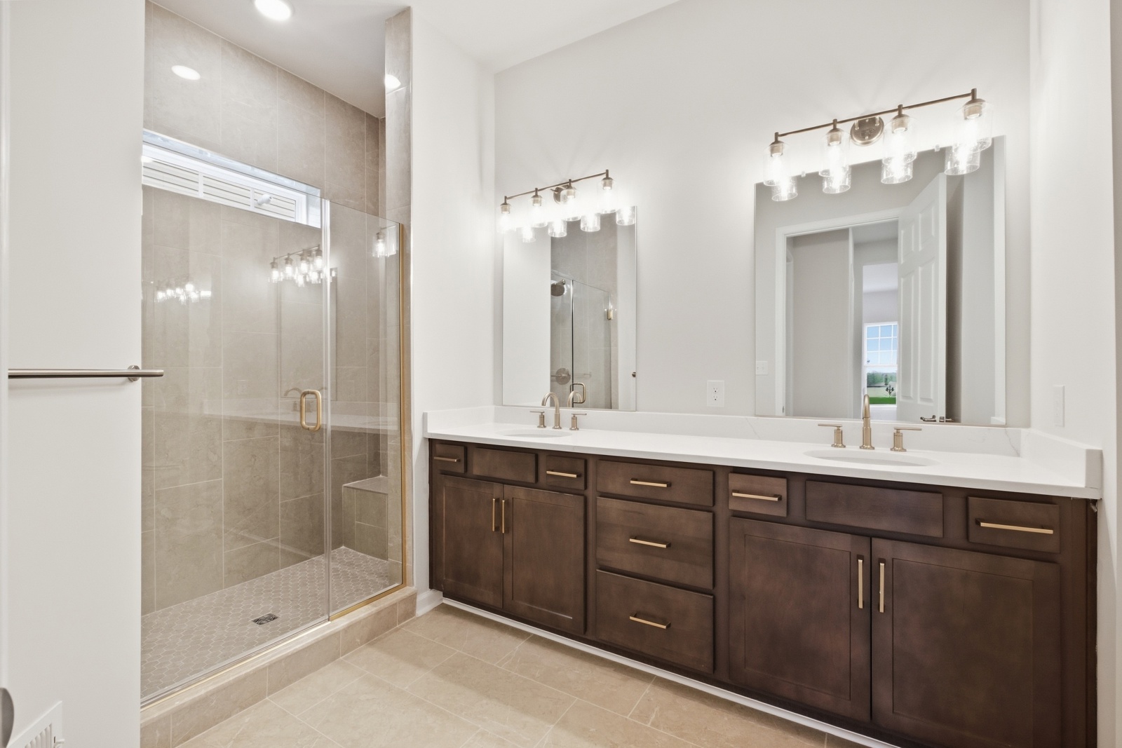 The primary bathroom of the Quincy II on homesite 988.