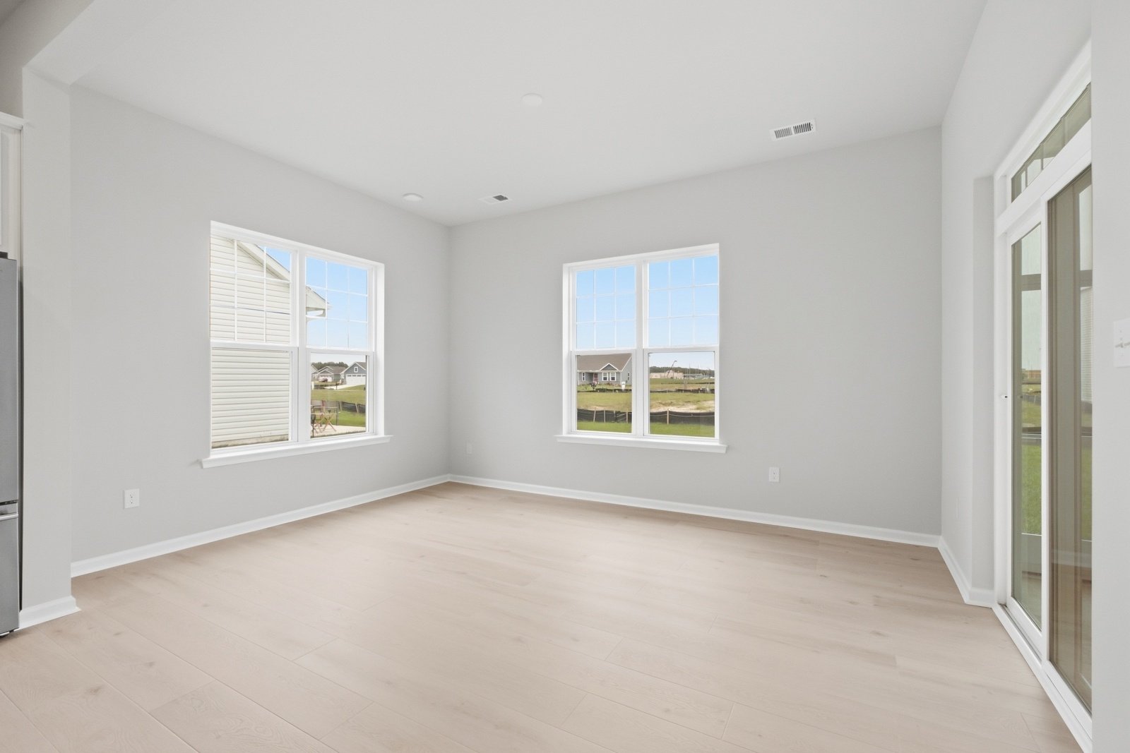 The dining room of the Savoy II on homesite 989.