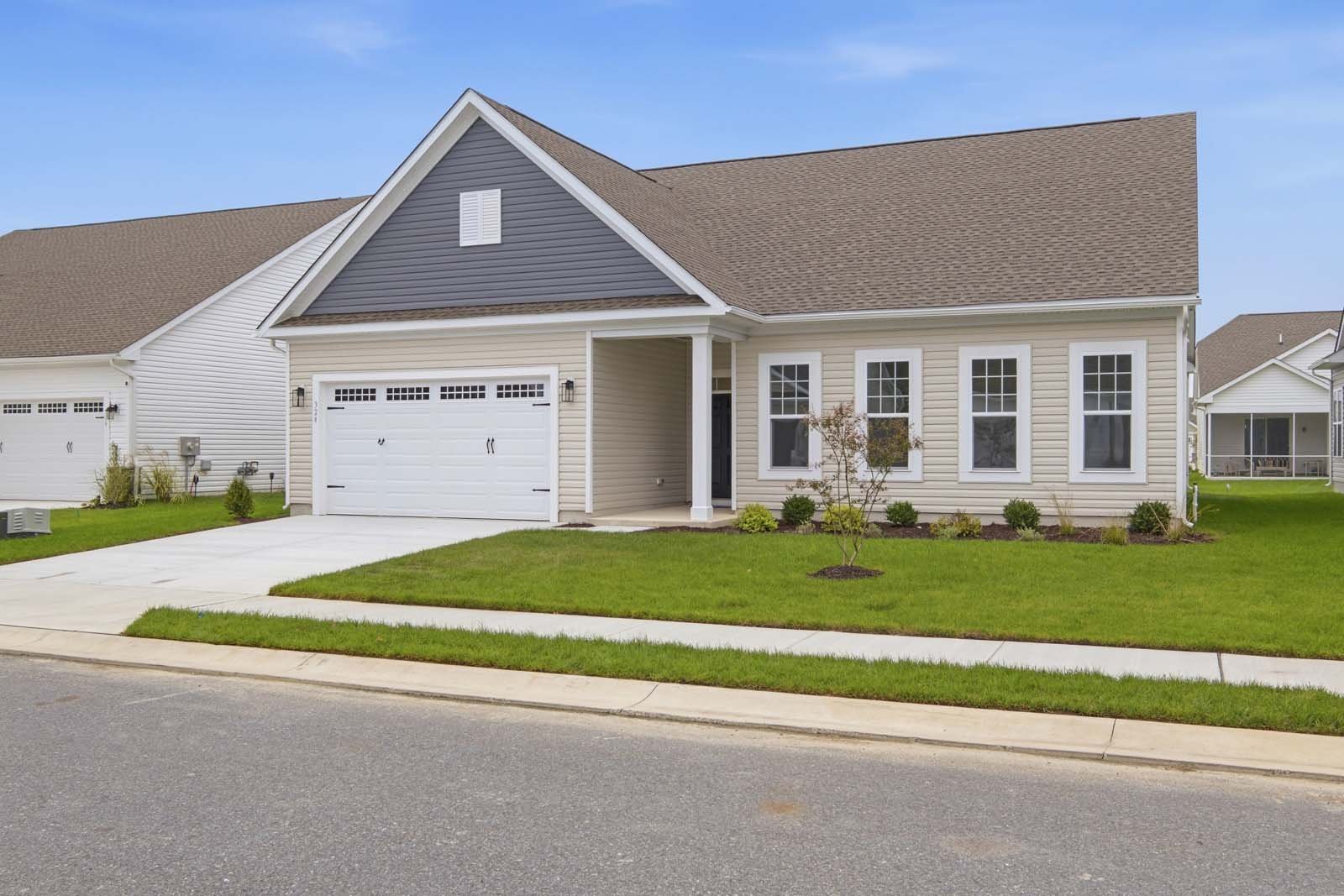 The front exterior of the Savoy II on homesite 989.