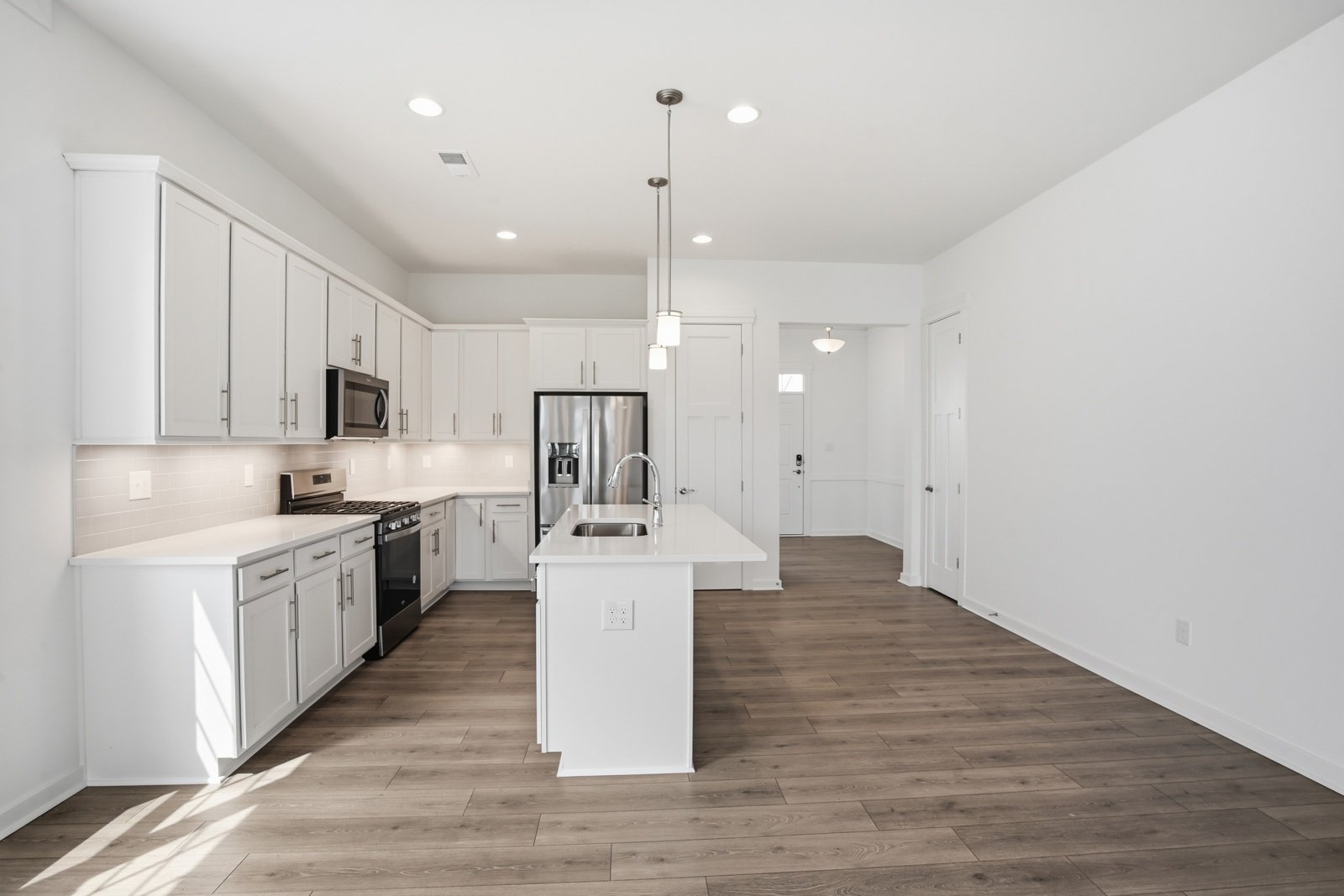 The kitchen of the Picasso on homesite 991.