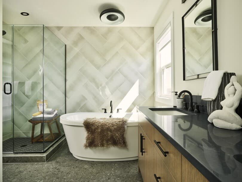 Primary ensuite at Rundle 24 at Creekstone by Brookfield Residential in Calgary, AB