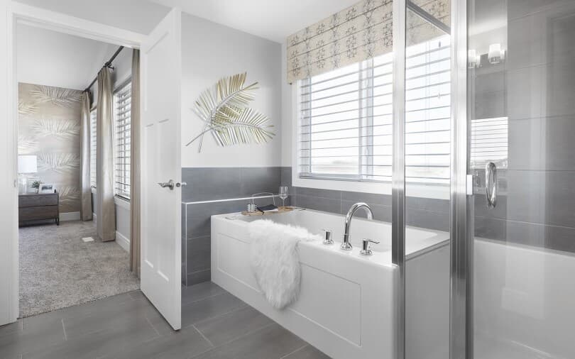 Primary ensuite in Robson in a Brookfield Residential home in Alberta