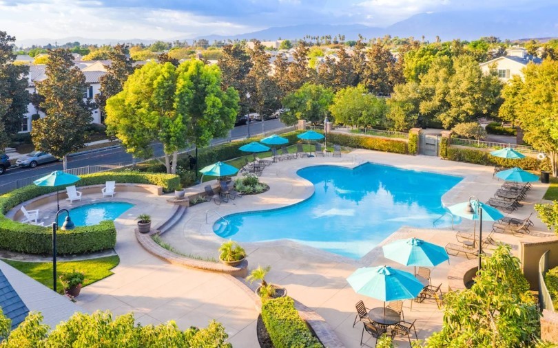 Pool at Pinheiro Park at Edenglen in Ontario CA