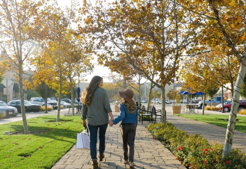 Walking paths at Southport in Delaney Park in Oakley CA