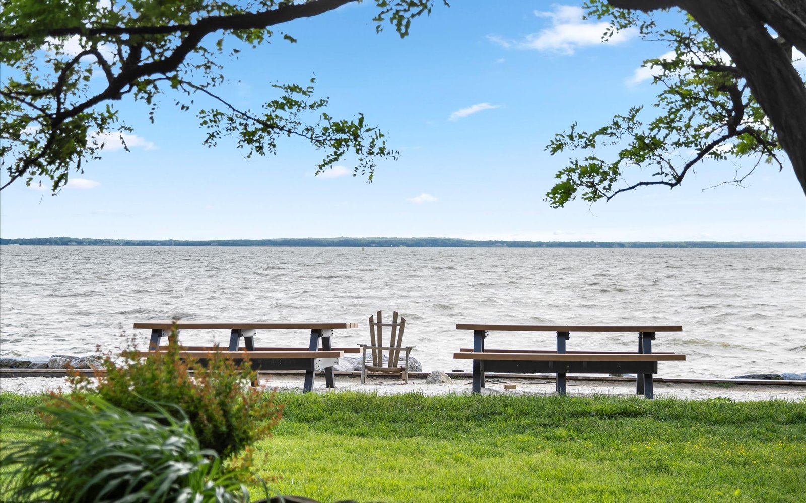 The creekside pavilion seating next to the Potomac River at Swan Point. 
