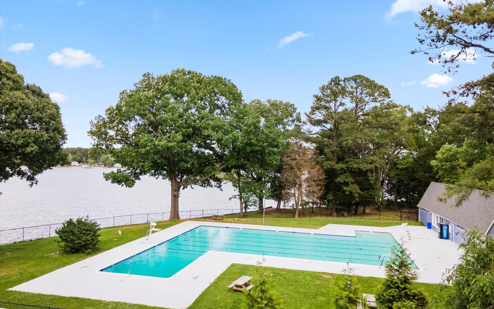 The swimming pool at Swan Point.