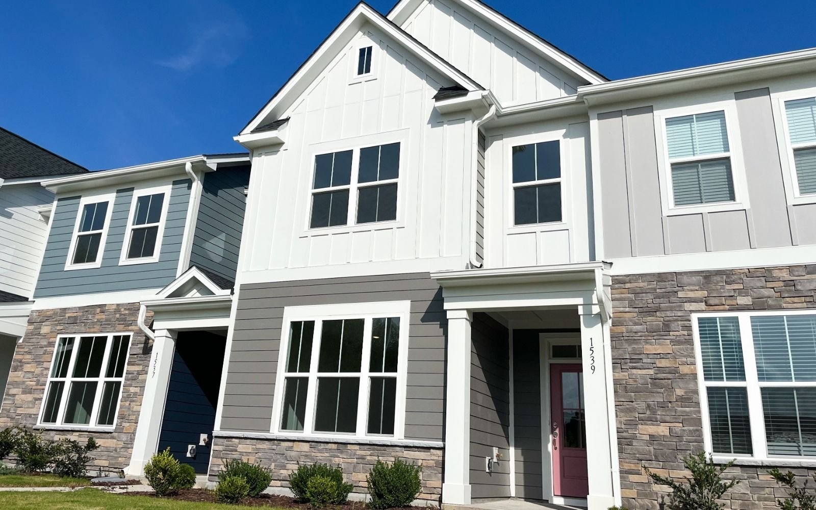 The exterior of the Lennox on homesite 2575 by Brookfield Residential.