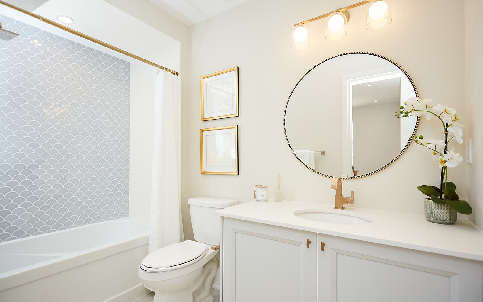 Main Bath in the Denmar Corner Model Home at New Seaton in Pickering, Ontario.