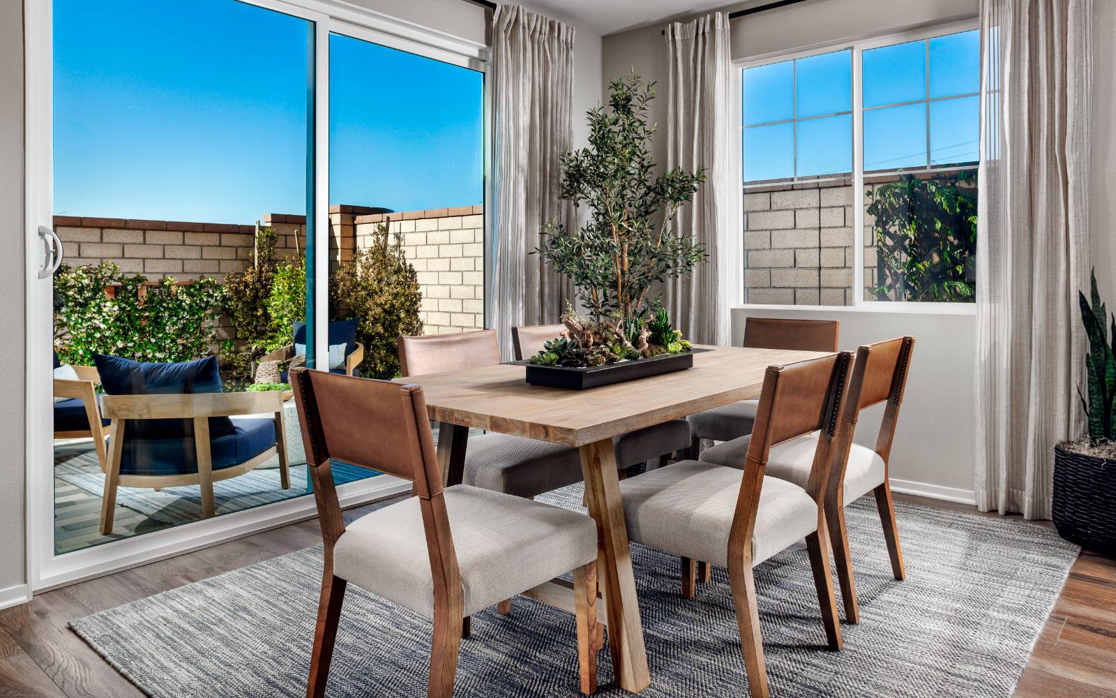 06_Dwell_Plan 3r_Dining Room