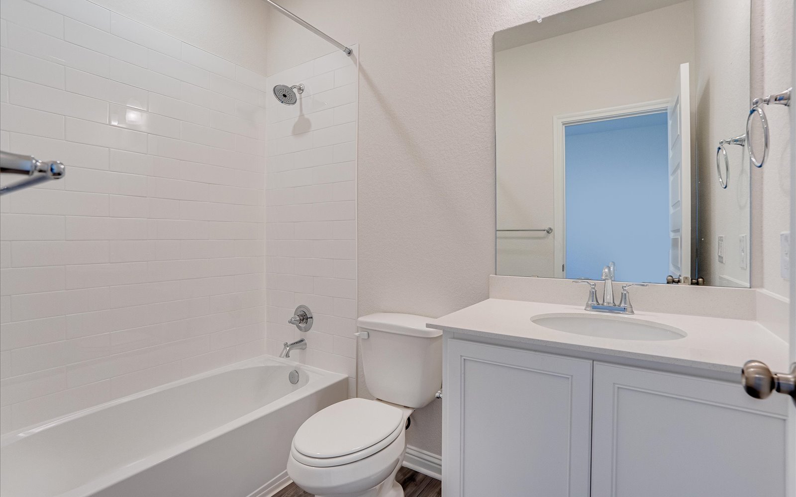 8208 Springsteen Bathroom