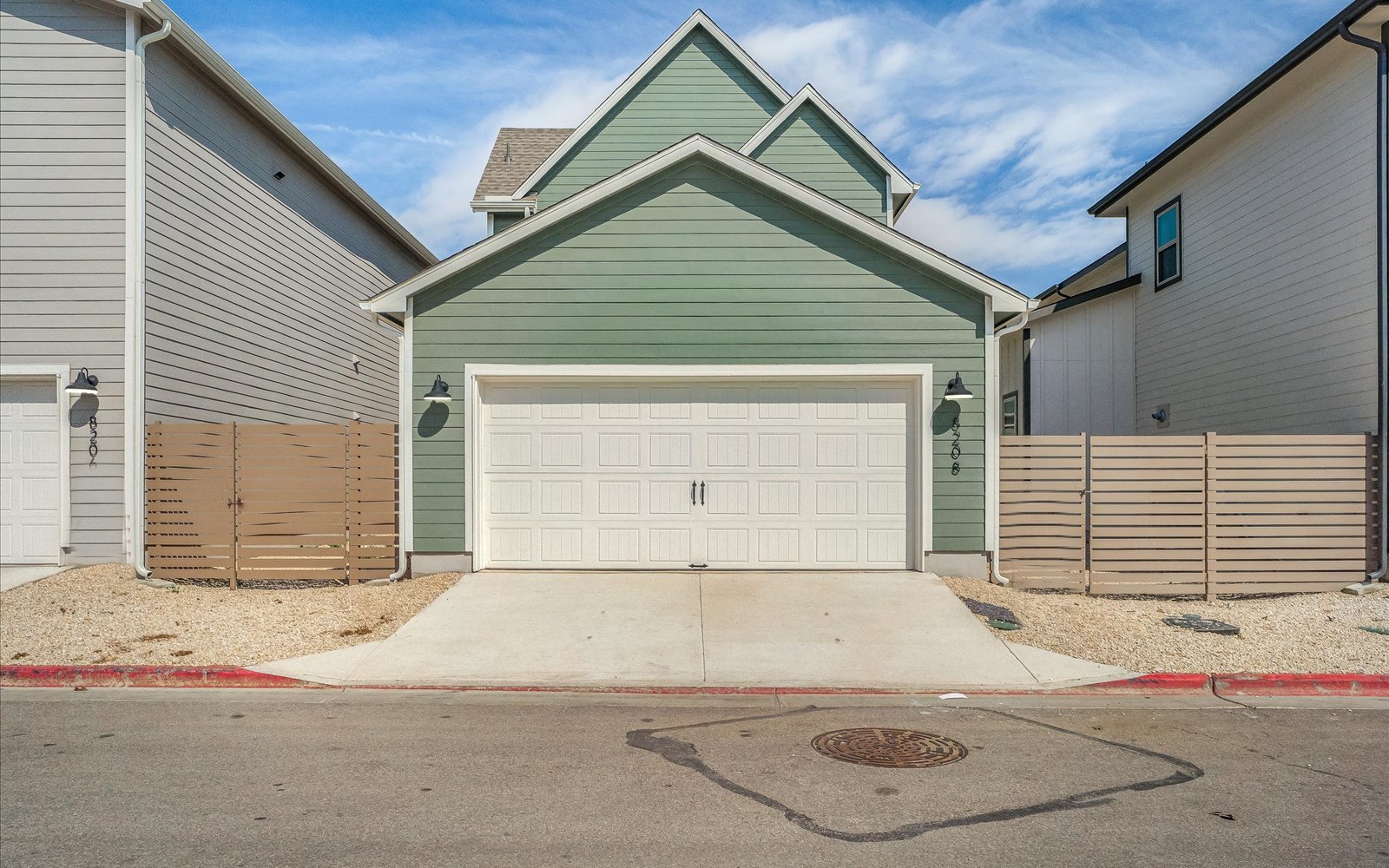 8208 Springsteen Back Exterior