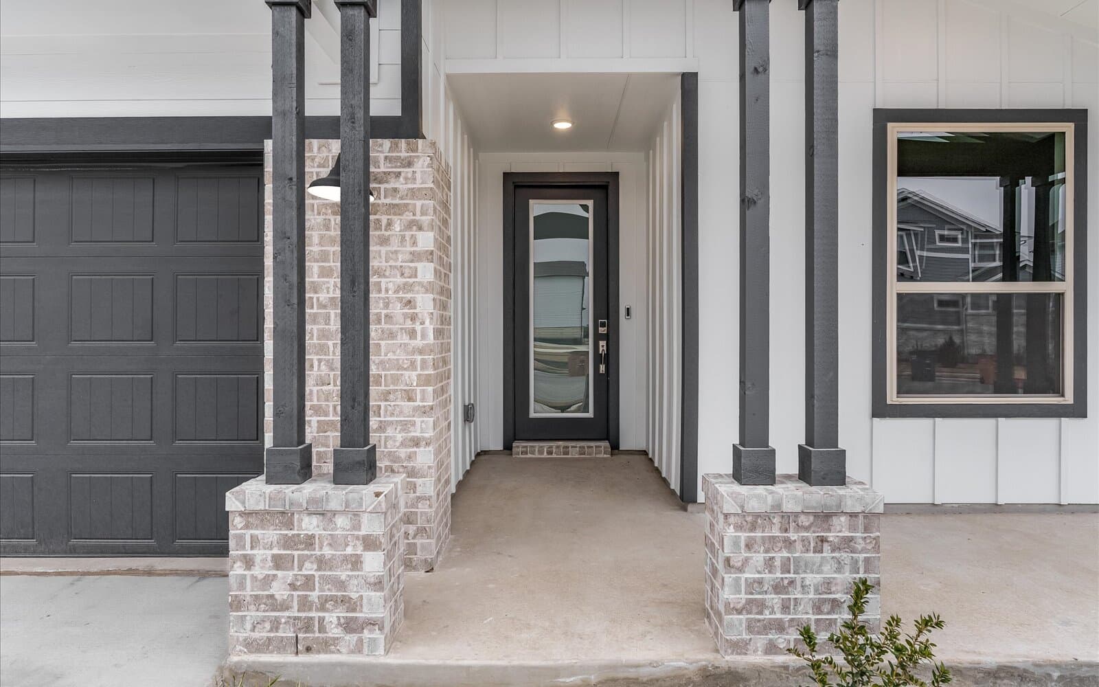 9416 Hamadryas Exterior Entryway 