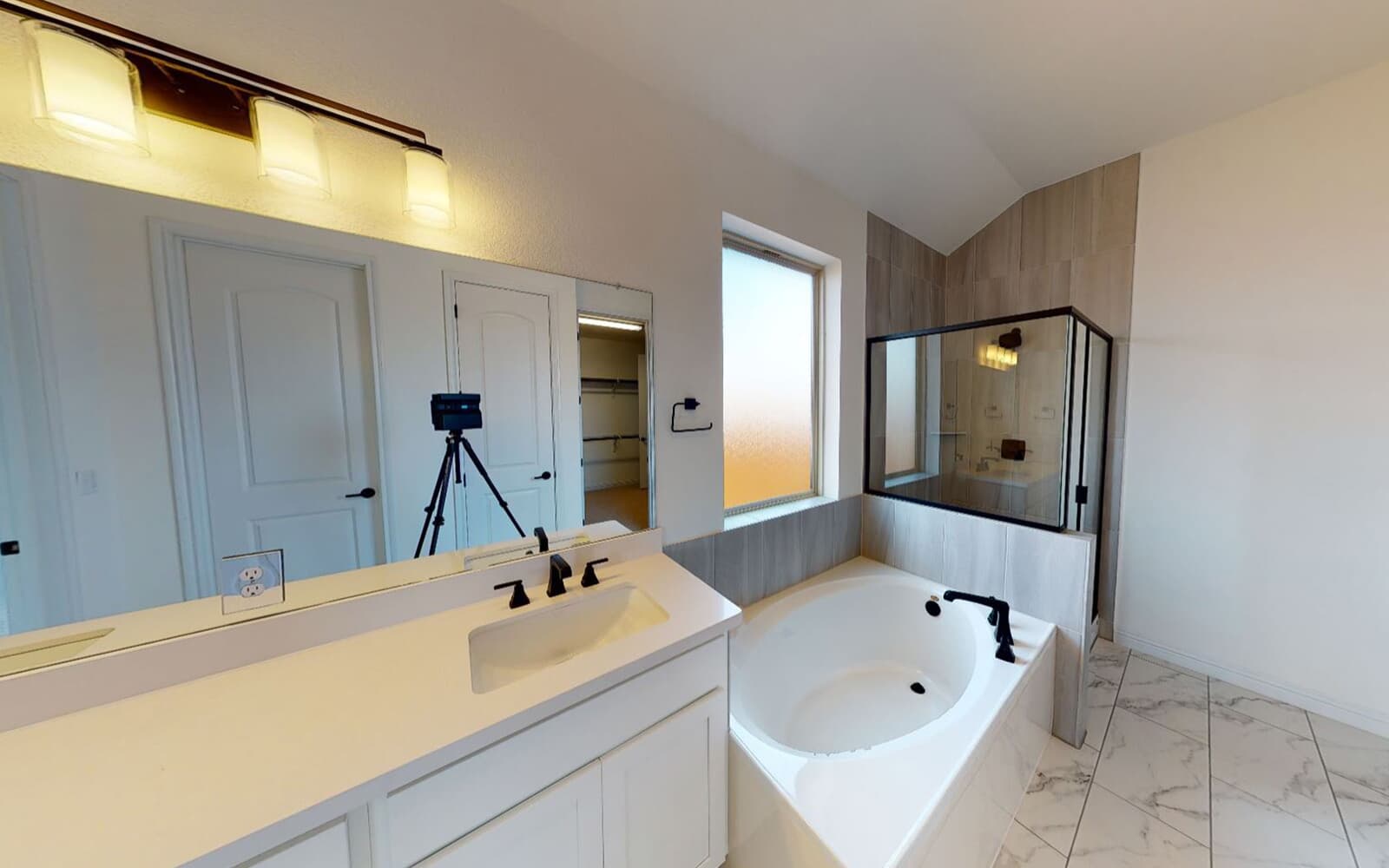 Drake Primary Bathroom Matterport 2022