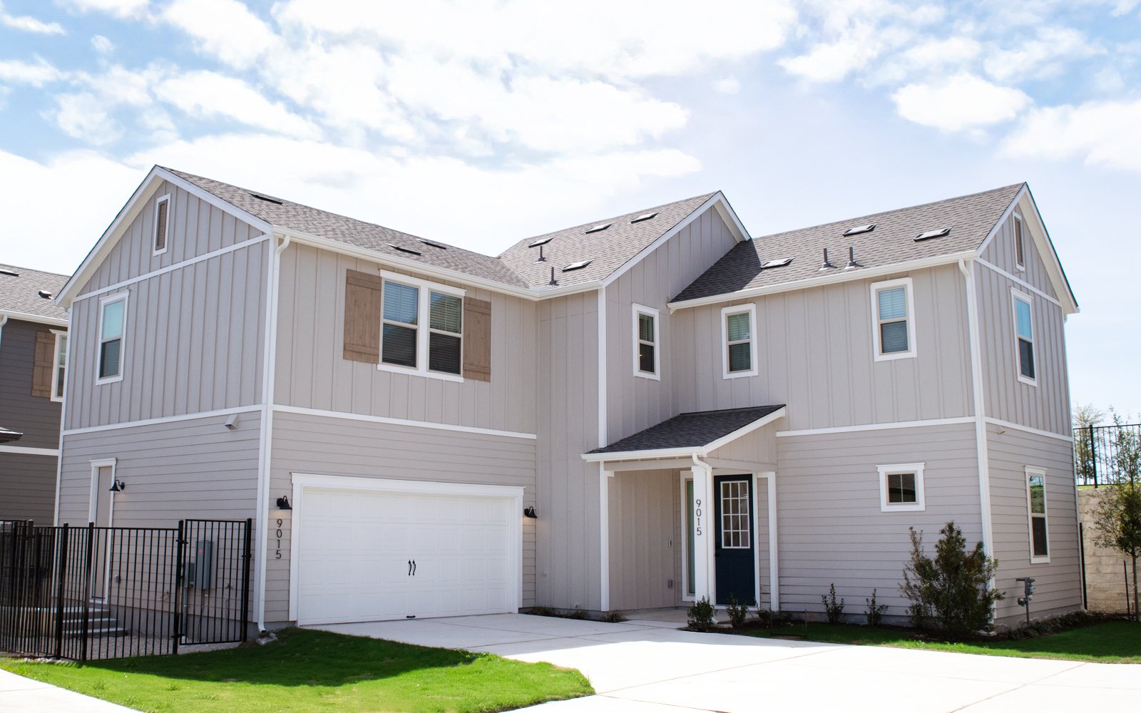 9015 Hamadryas Drive - Hendrix