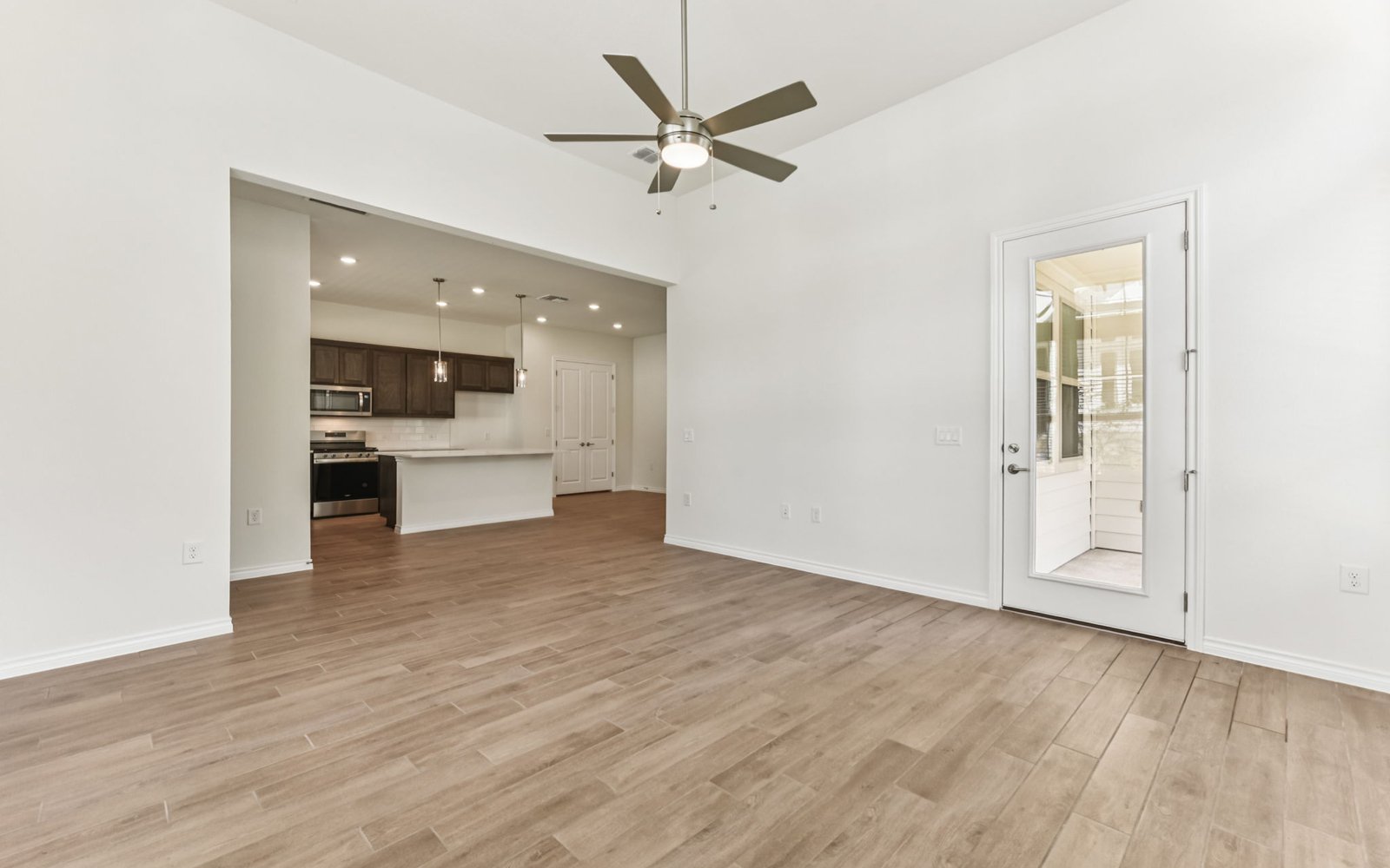 104 Maceo Way Unit 102 Living Room