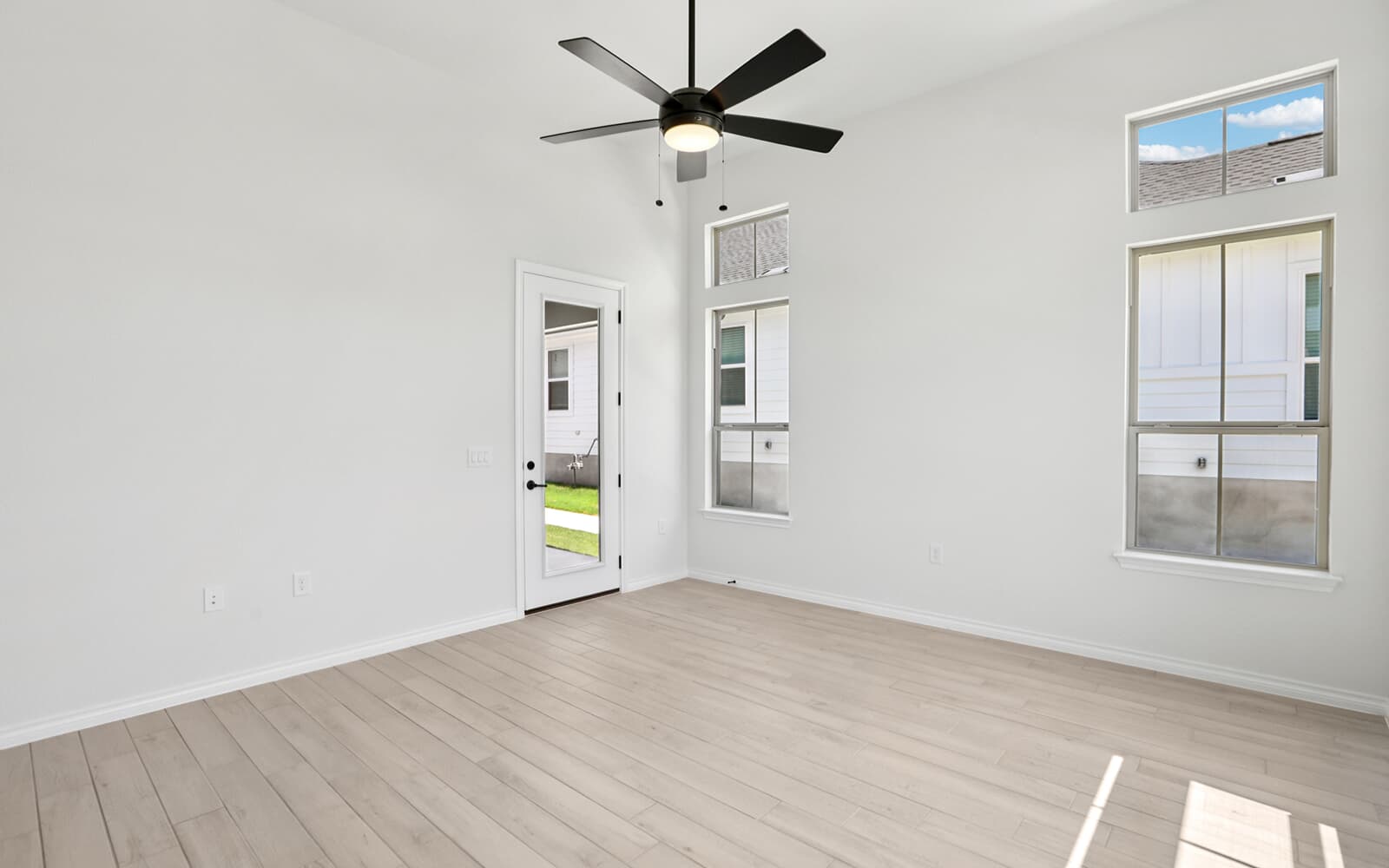 107 San Luis Pass Unit 101 Living Room