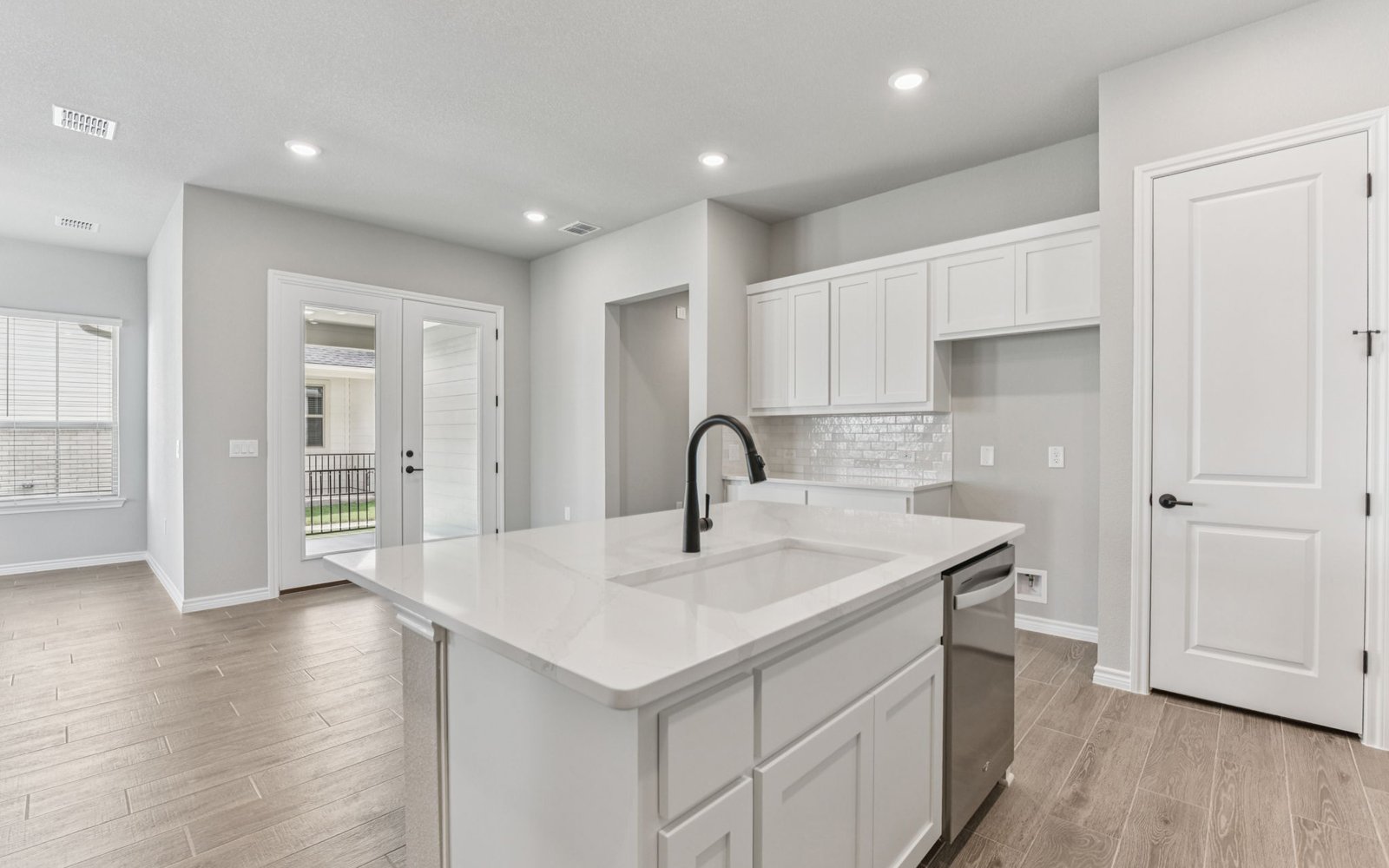 108 Maceo Way Unit 101 Kitchen