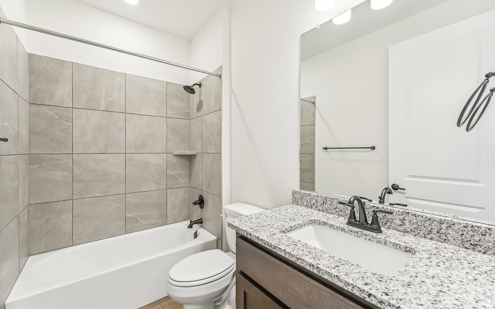 117 Surfside Bathroom