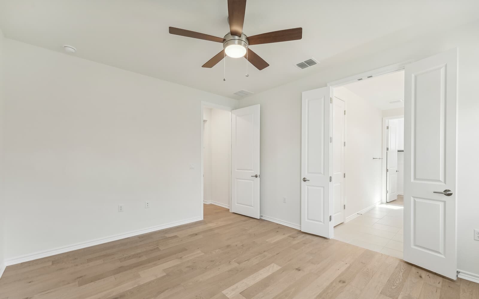 124 Stewart Dr Unit 102 Bedroom