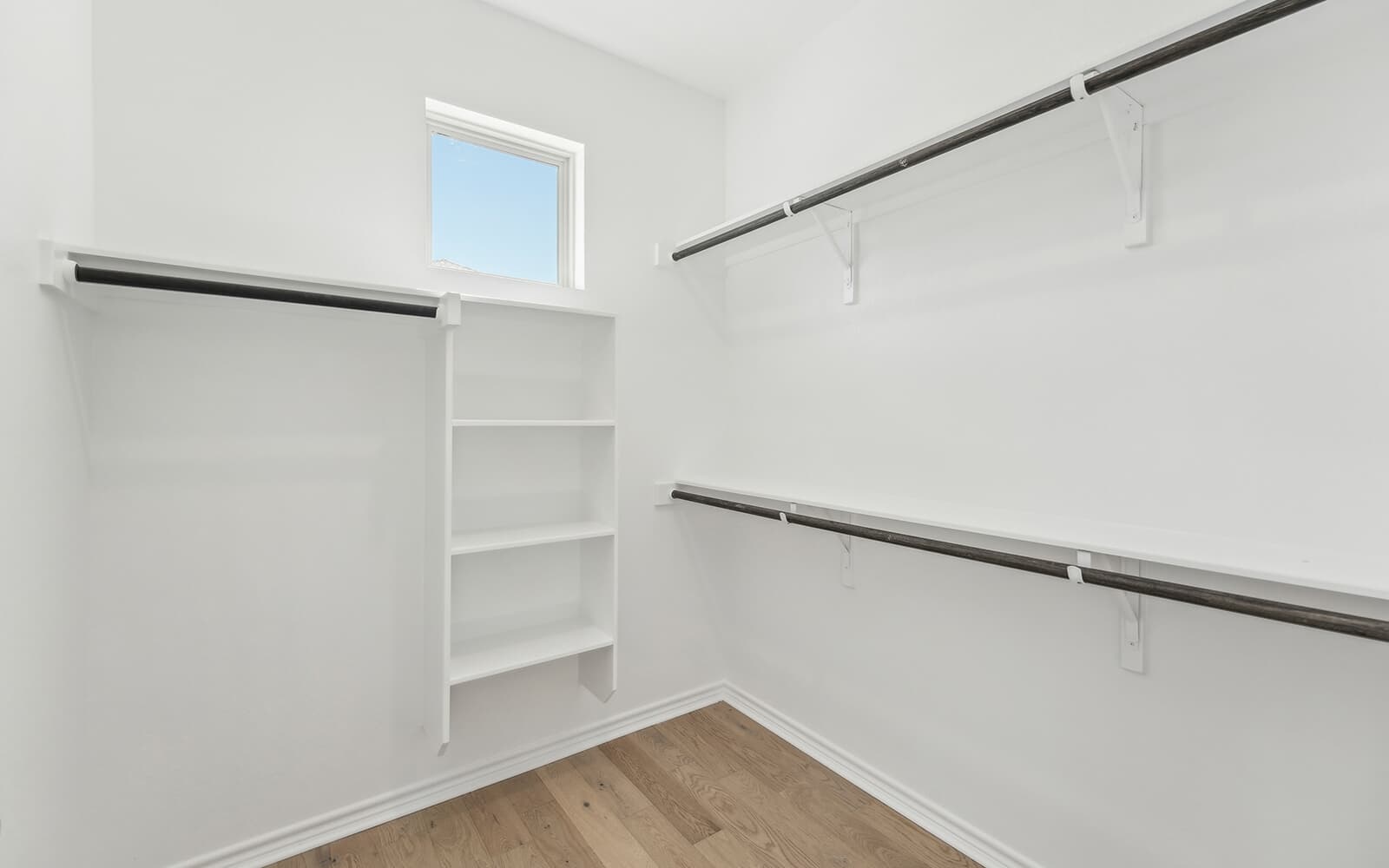 124 Stewart Dr Unit 102 Walk-In Closet