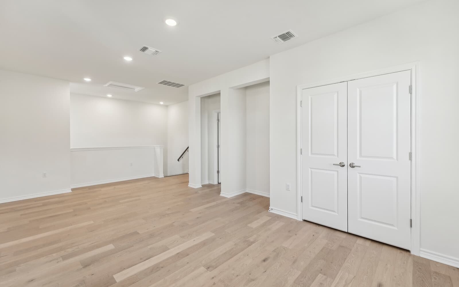 124 Stewart Dr Unit 102 Hallway