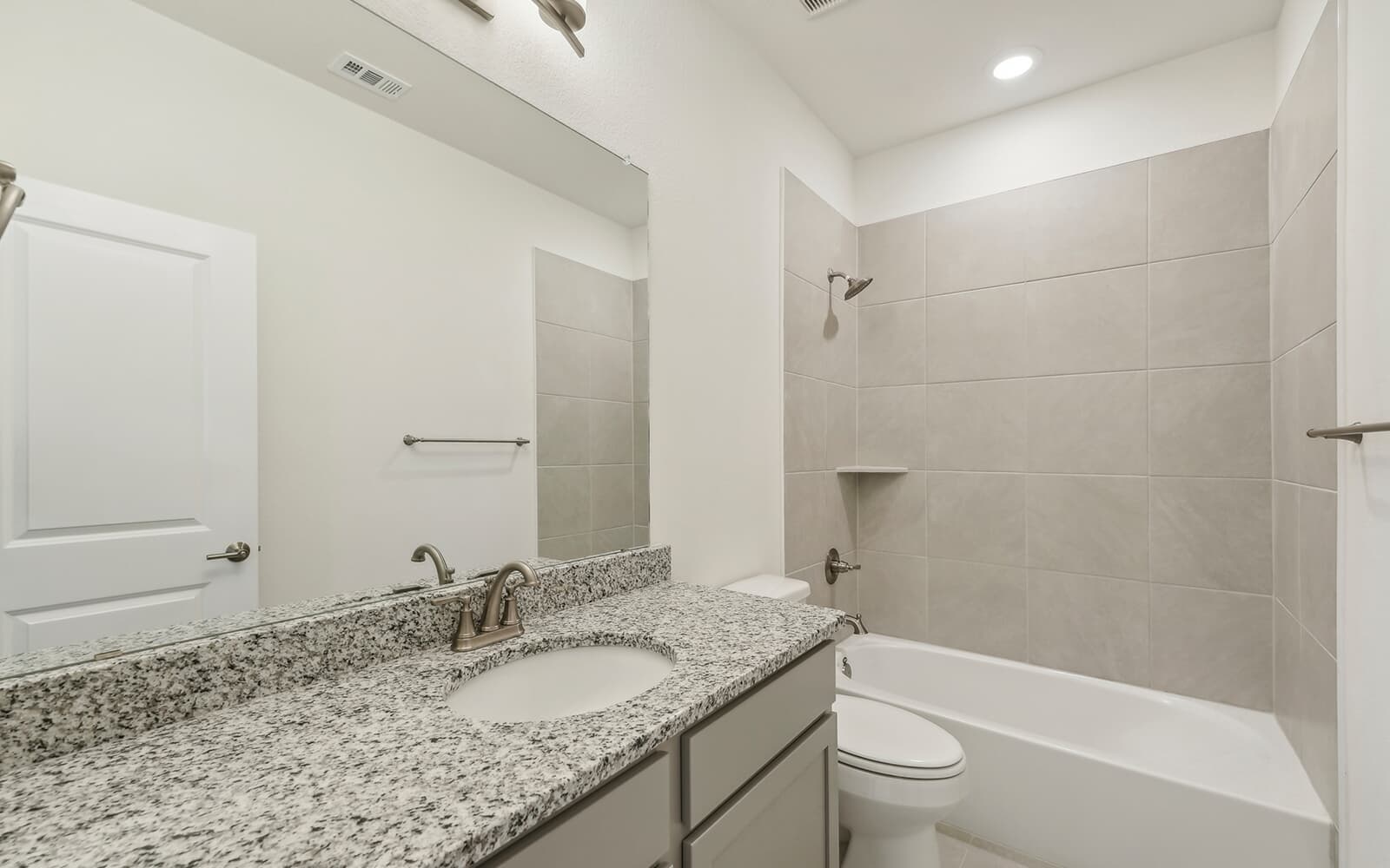 124 Stewart Dr Unit 102 Bathroom