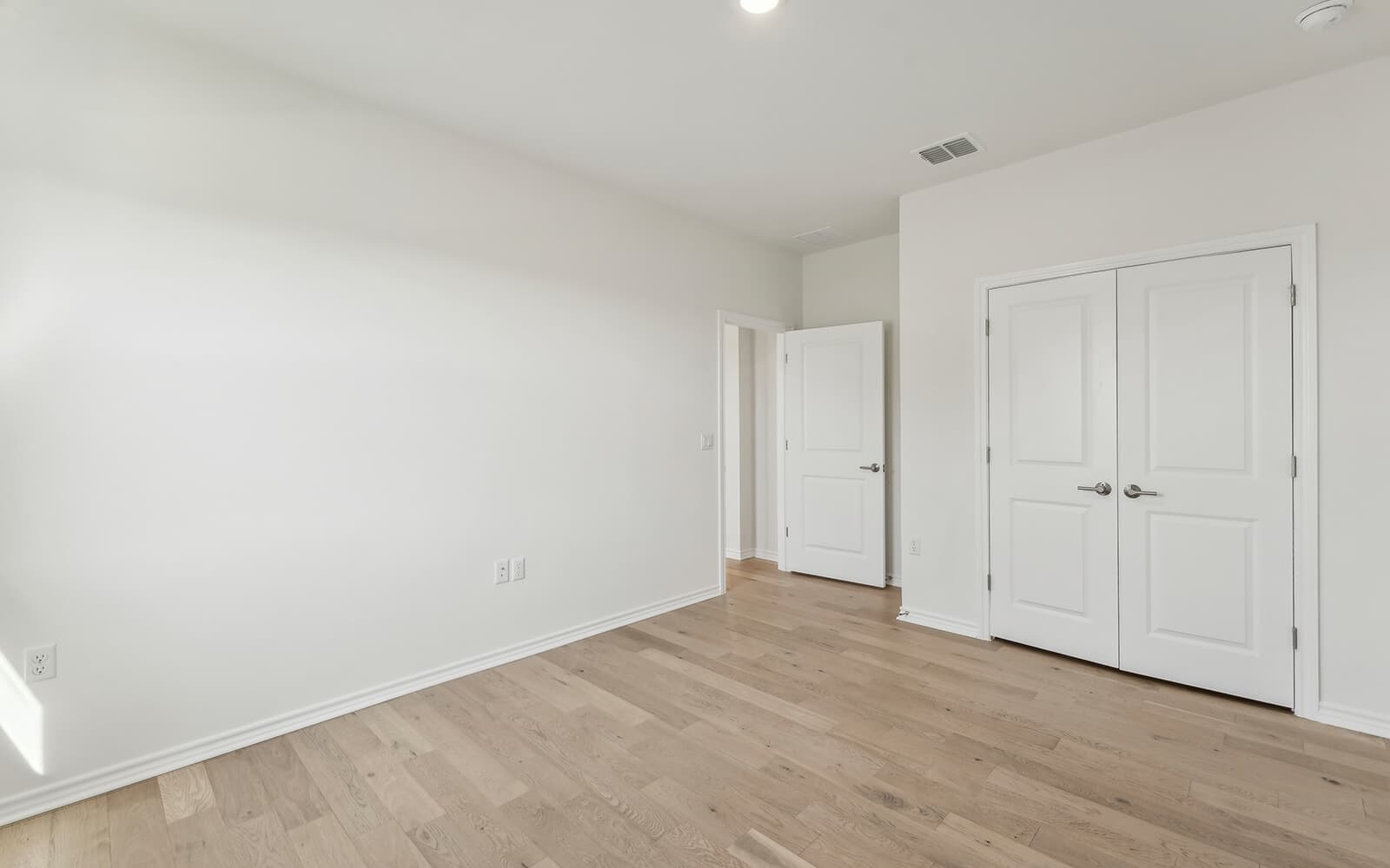 124 Stewart Dr Unit 102 Bedroom