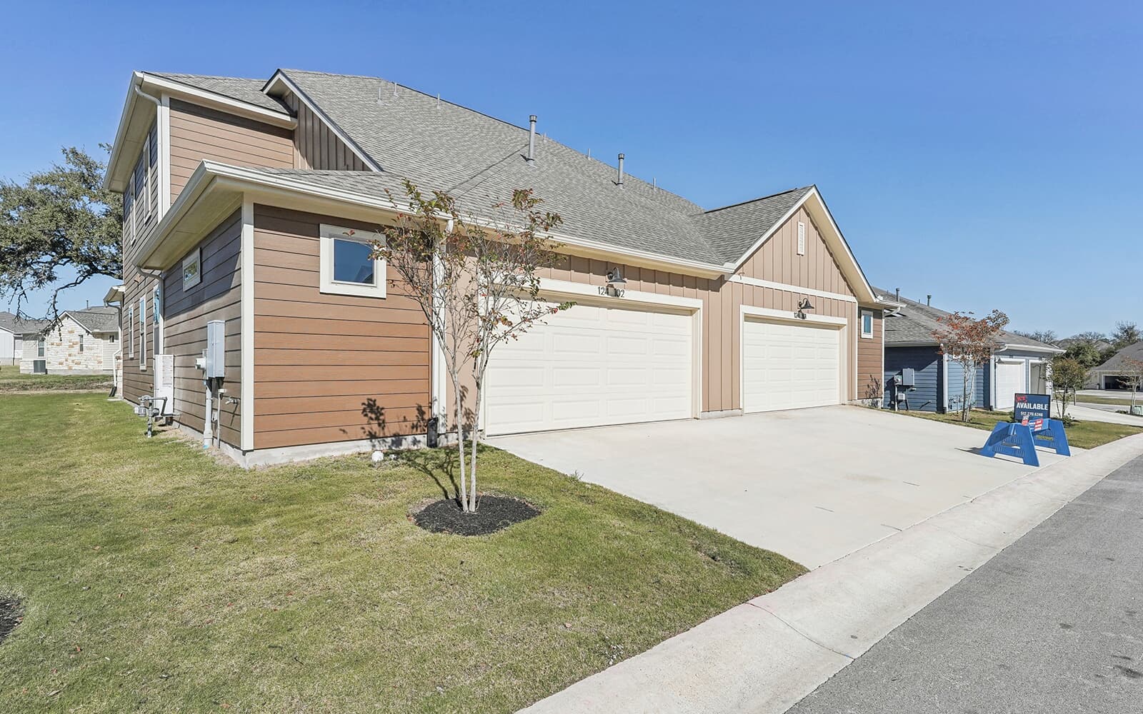 124 Stewart Dr Unit 102 Back Exterior