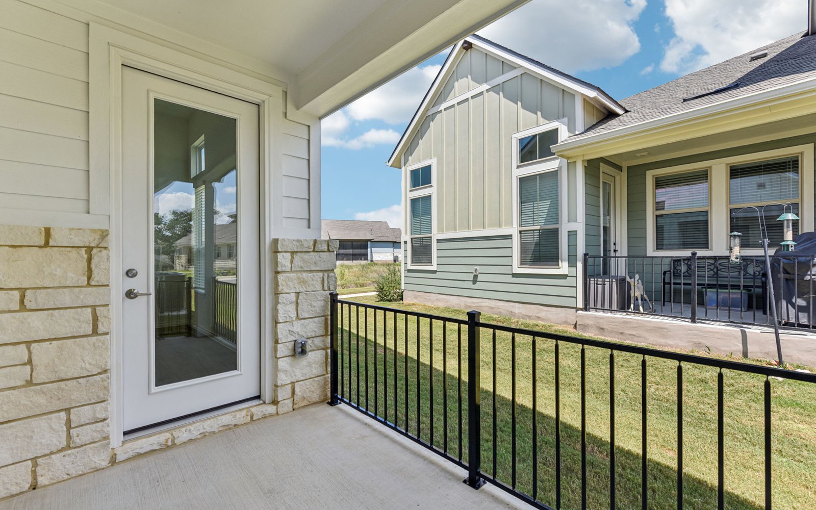 136 Stewart Dive Unit 101 Back Porch