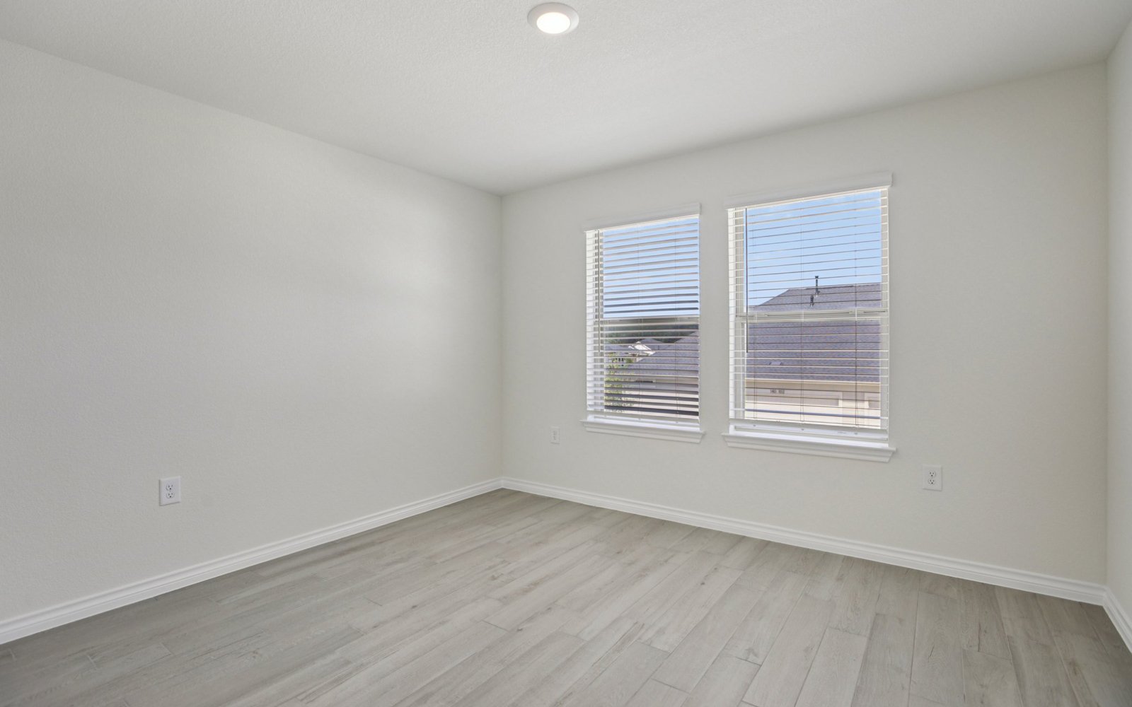 139 Stewart Dr Unit 102 Room