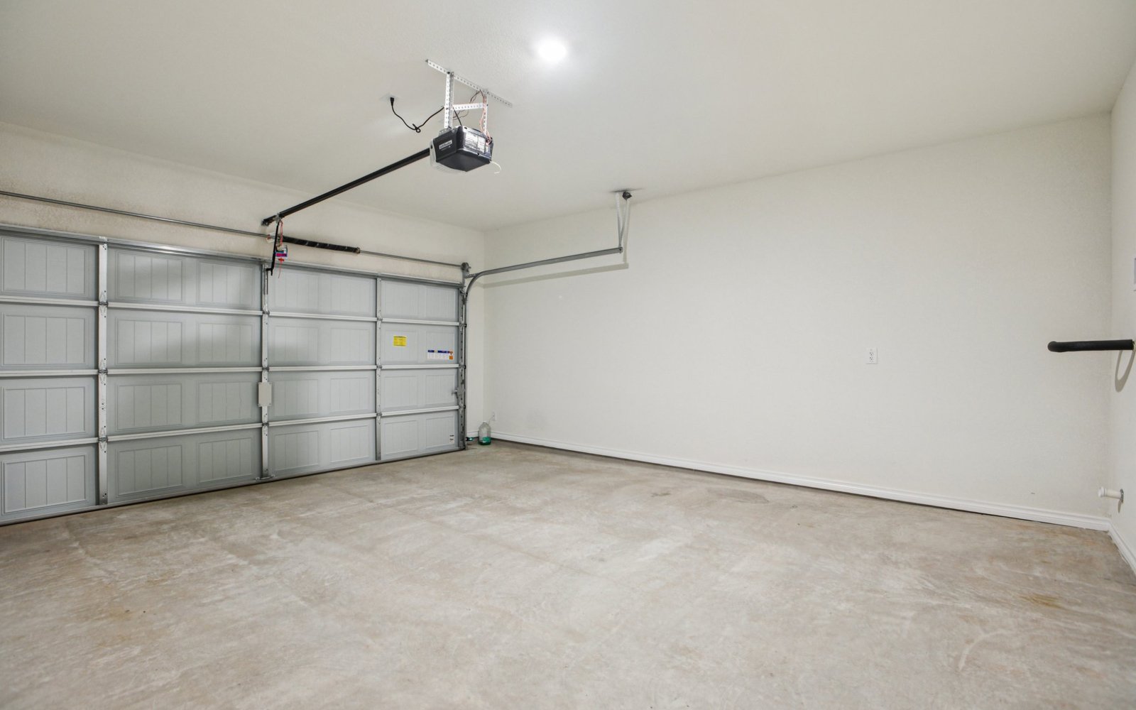 139 Stewart Dr Unit 102 Garage