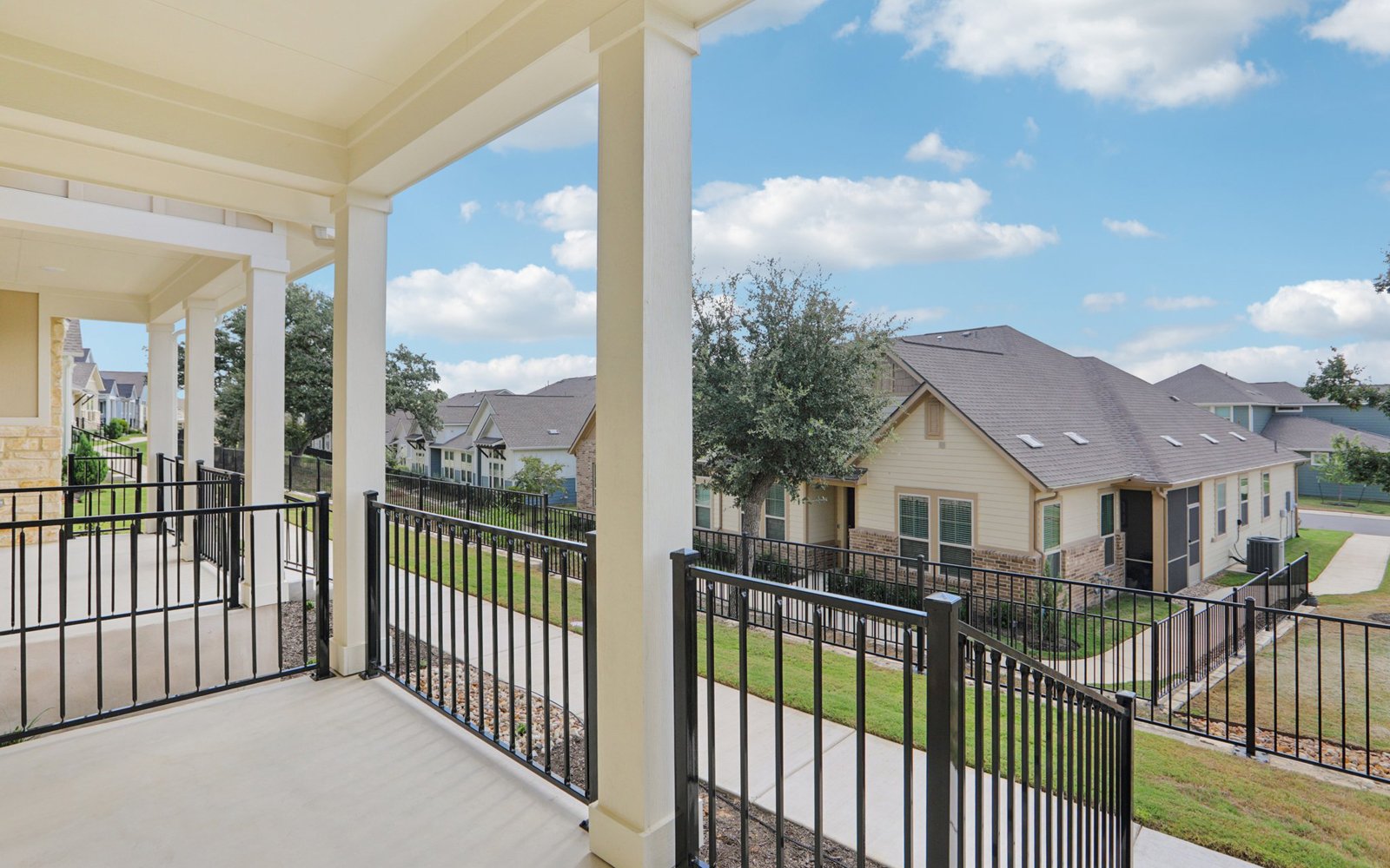 139 Stewart Dr Unit 102 Front Porch