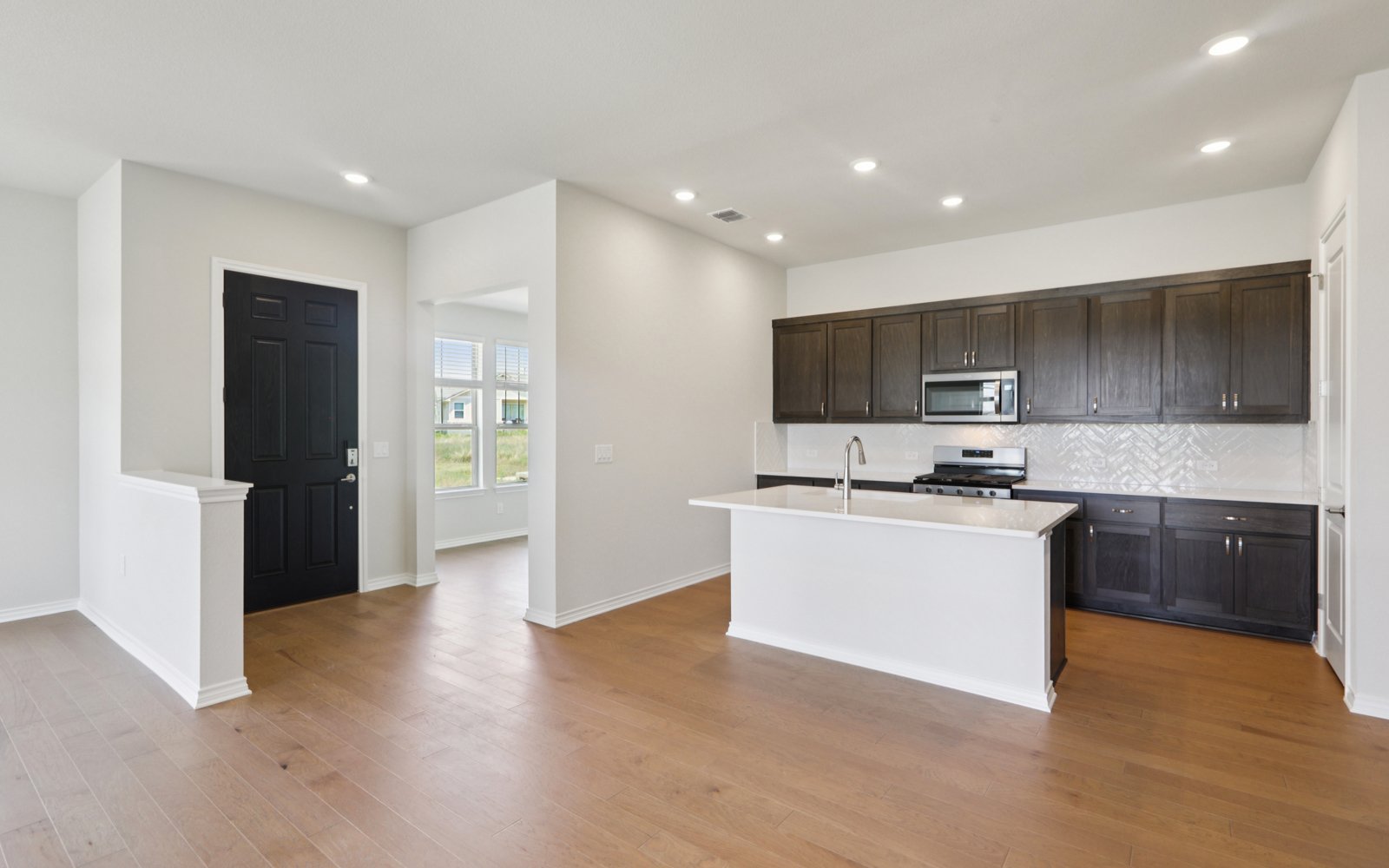 140 Stewart Dr Unit 102 Kitchen